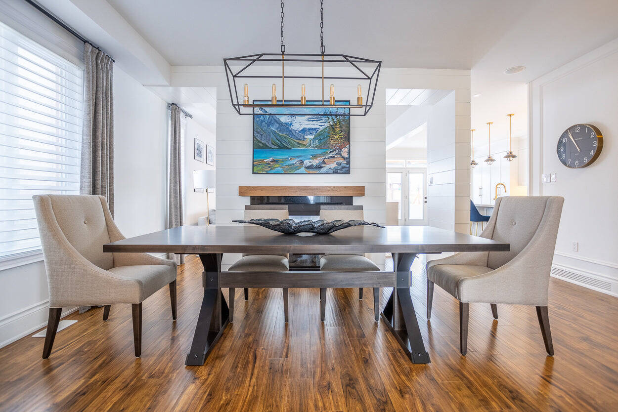 MOORHOUSE DINING TABLE - Niche Decor